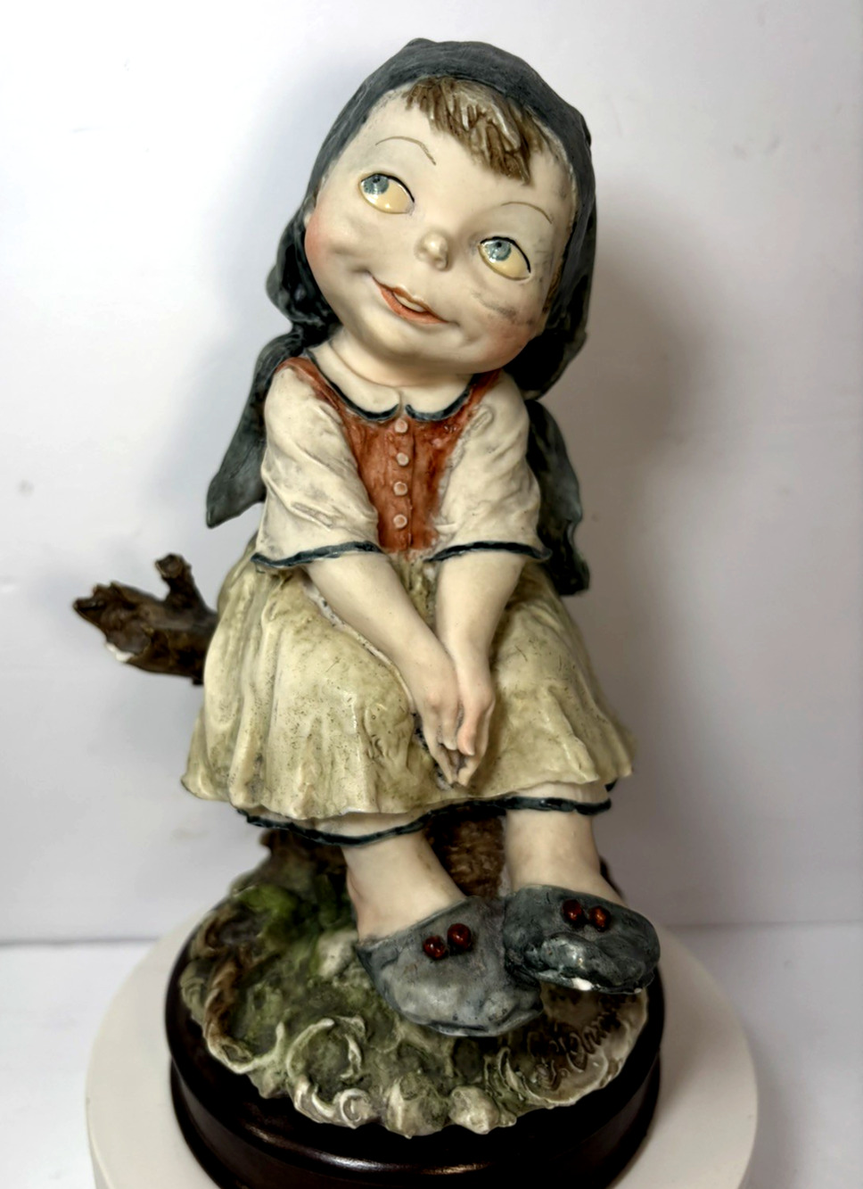 Giuseppe Armani 1981 Signed Resin Figurine Girl on Tree Branch 8” Italy